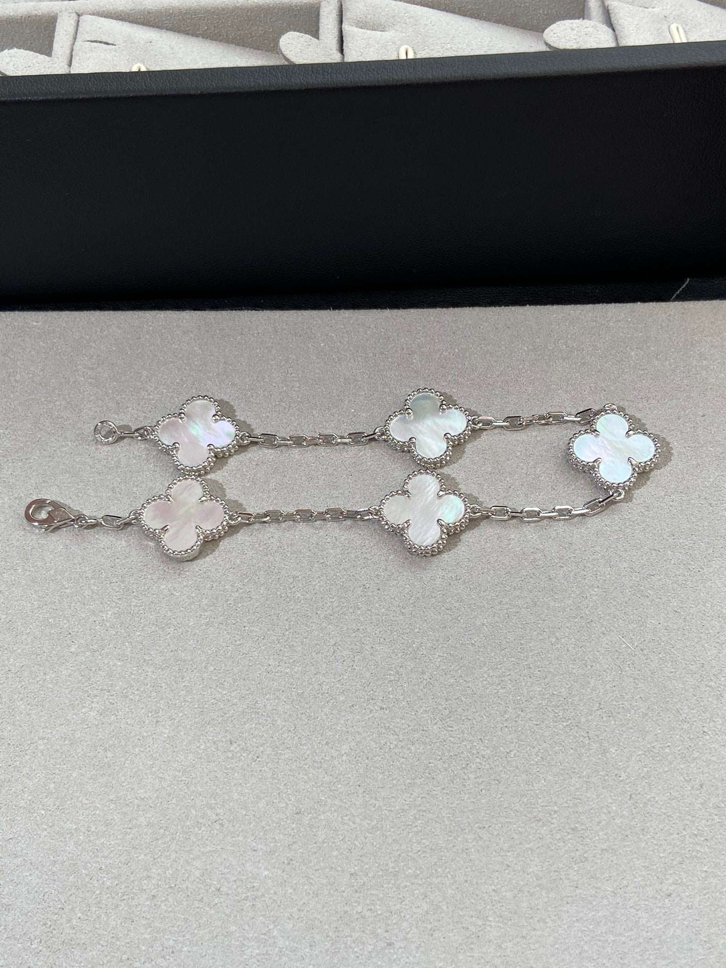 [AURORA]CLOVER SILVER MOP 5 MOTIF BRACELET