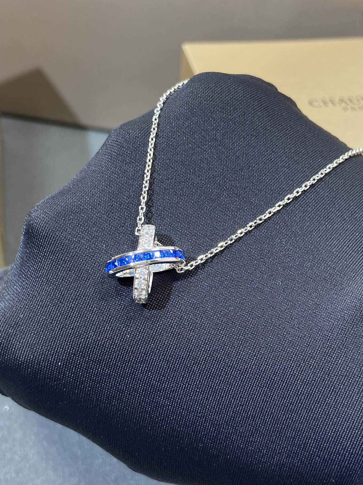 [AURORA]LIENS DIAMOND SILVER NECKLACE
