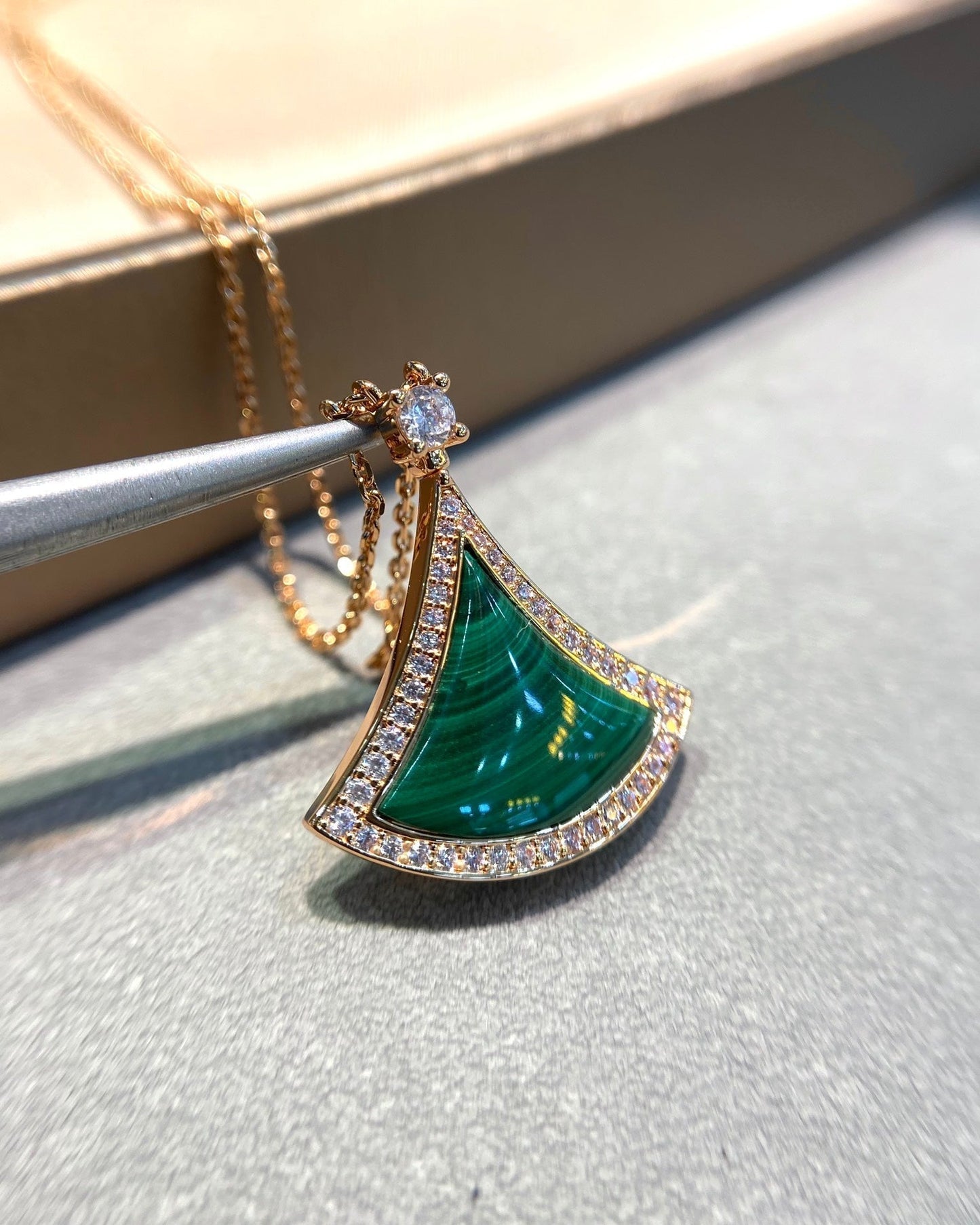 [AURORA]DREAM MALACHITE DIAMOND PAVED PINK GOLD NECKLACE