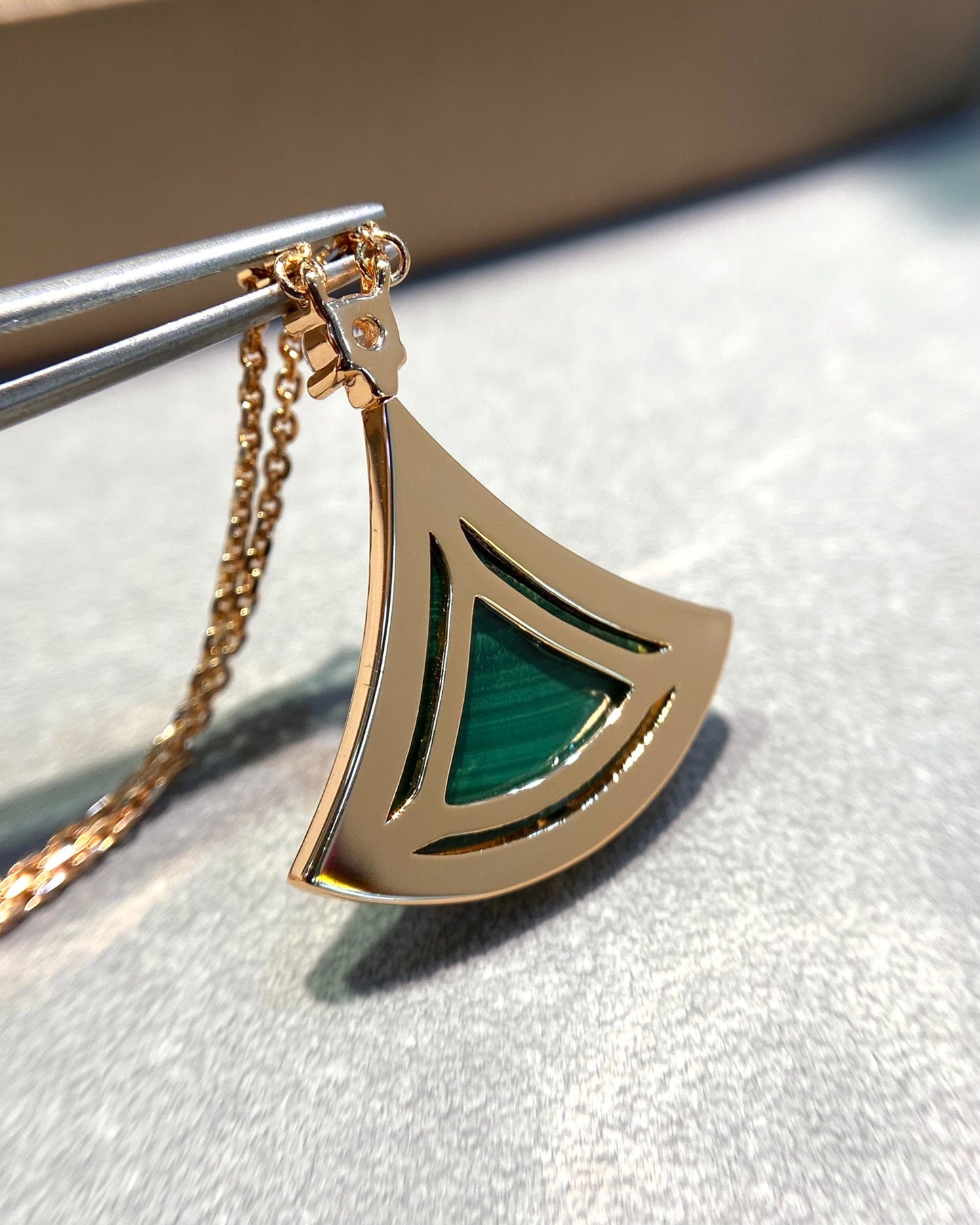 [AURORA]DREAM MALACHITE DIAMOND PAVED PINK GOLD NECKLACE