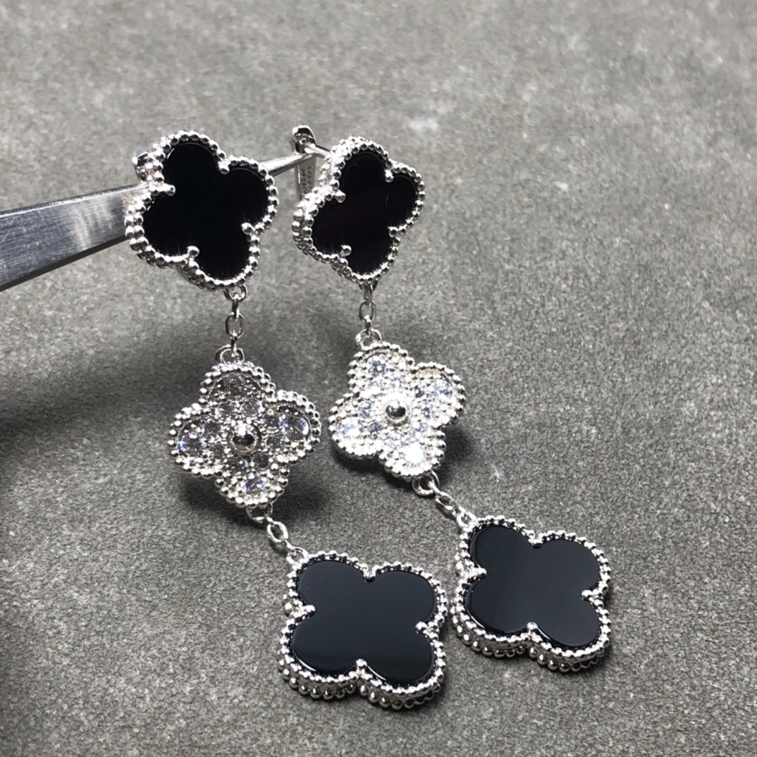 [AURORA]CLOVER 3 MOTIF DIAMOND ONYX SILVER EARRINGS