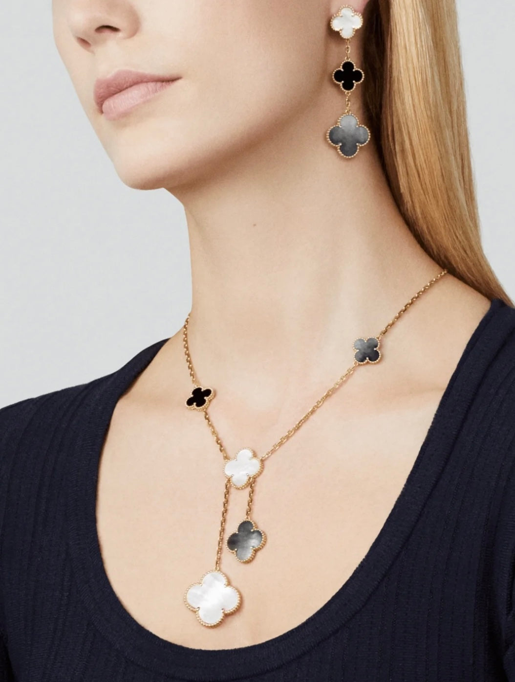 [AURORA]CLOVER 3 MOTIF MOP ONYX DARK MOP PINK GOLD EARRINGS