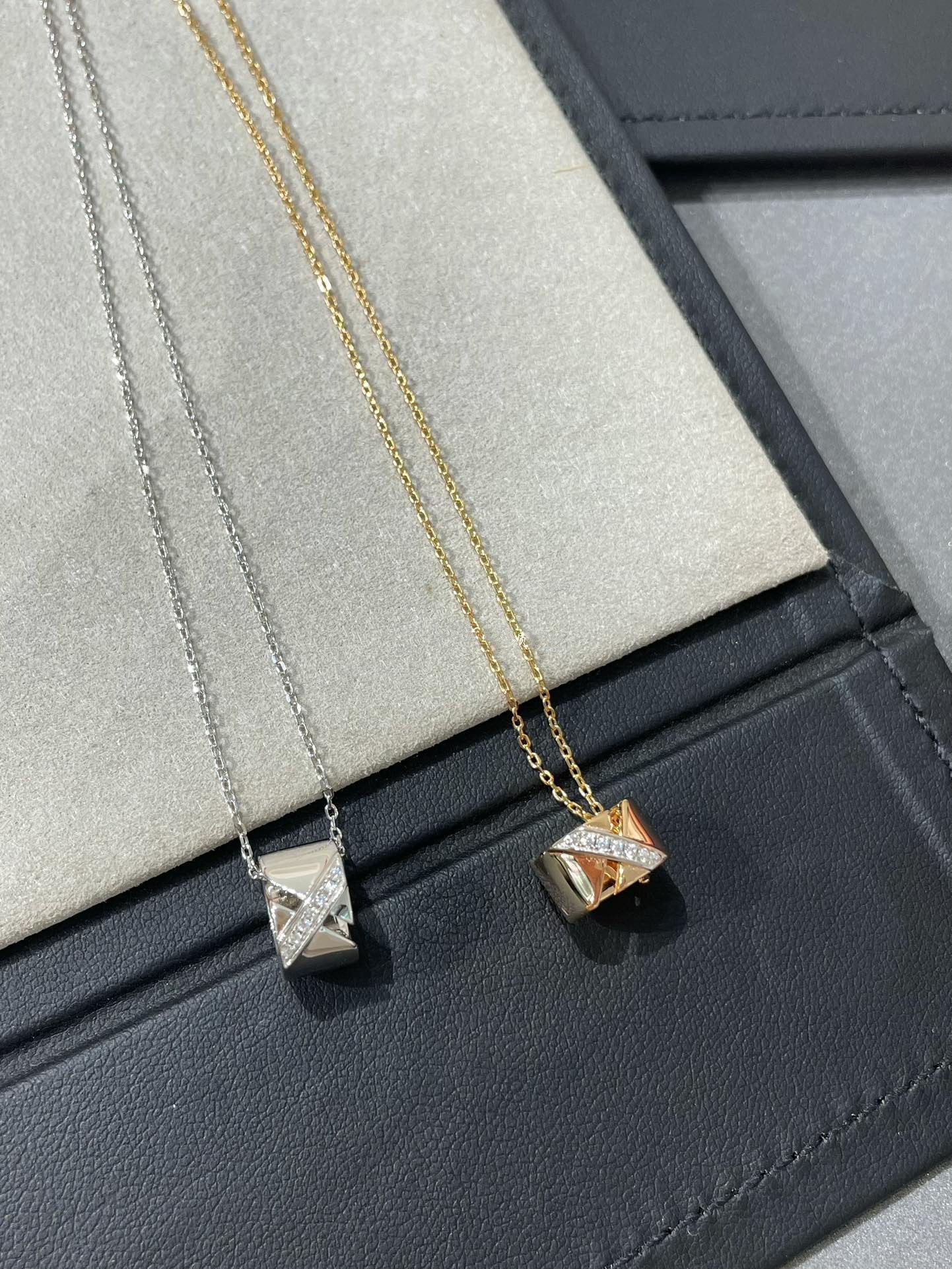 [AURORA]LIENS EVIDENCE DIAMOND NECKLACE