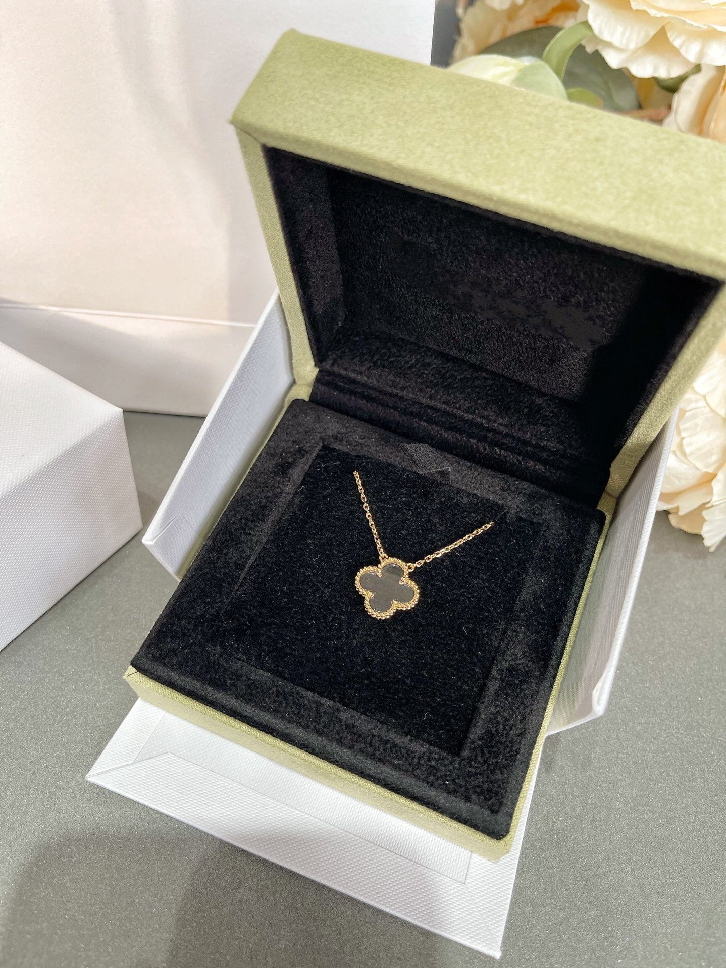 [AURORA]CLOVER ROCK CRYSTAL ROSE GOLD NECKLACE