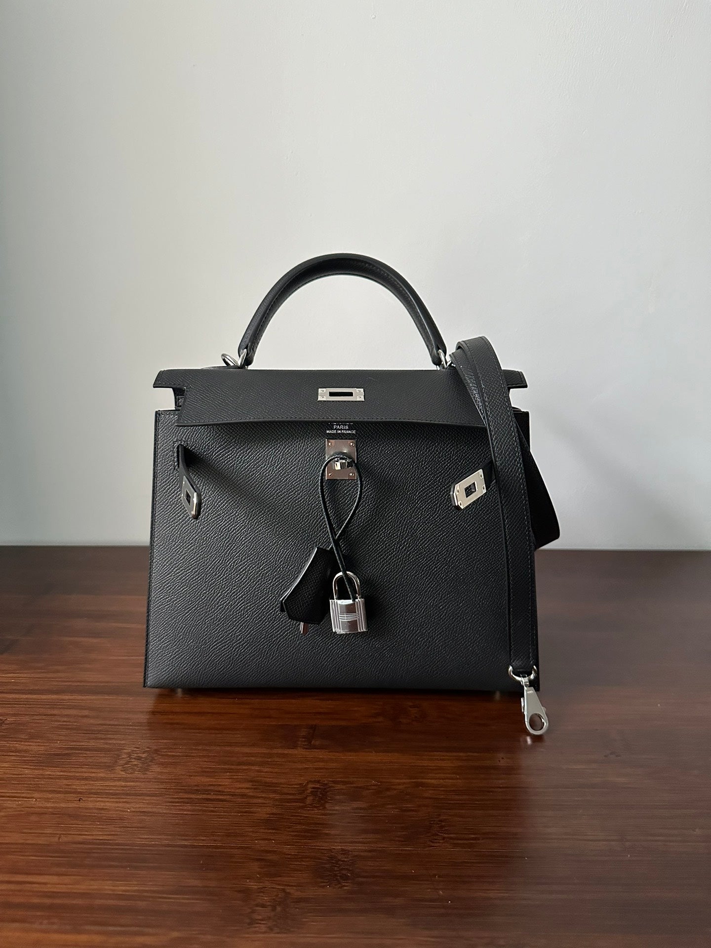 HM KELLY 25CM BLACK EPSOM SILVER HARDWARE