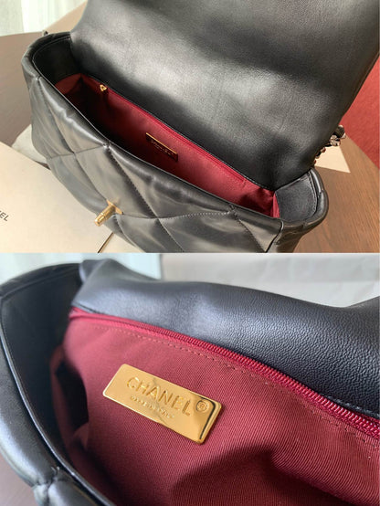 19 FLAP BAG 30 BLACK GOATSKIN GOLD HARDWARE