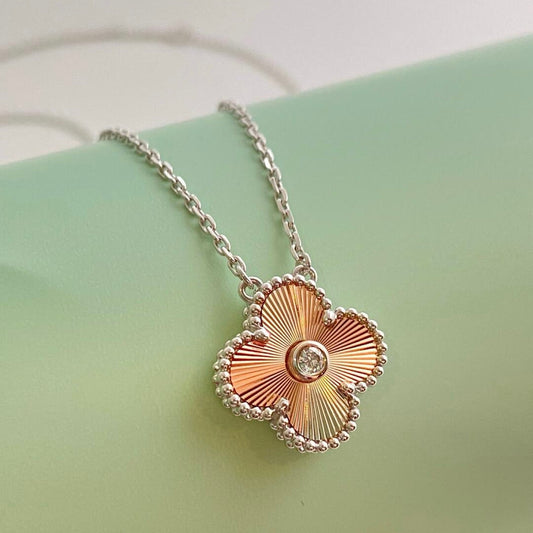 [AURORA]CLOVER 15MM DIAMOND LASER NECKLACE- CHRISTMAS 2024 SPECIAL EDITION