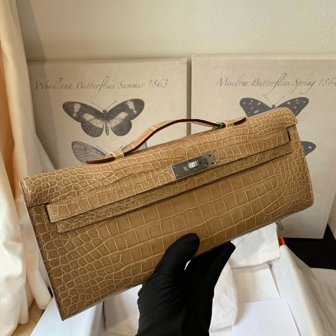 KELLY CUT 31 IN TORTILLA BROWN ALLIGATOR LEATHER WITH SILVER HARDWARE (MADE-TO-ODER)