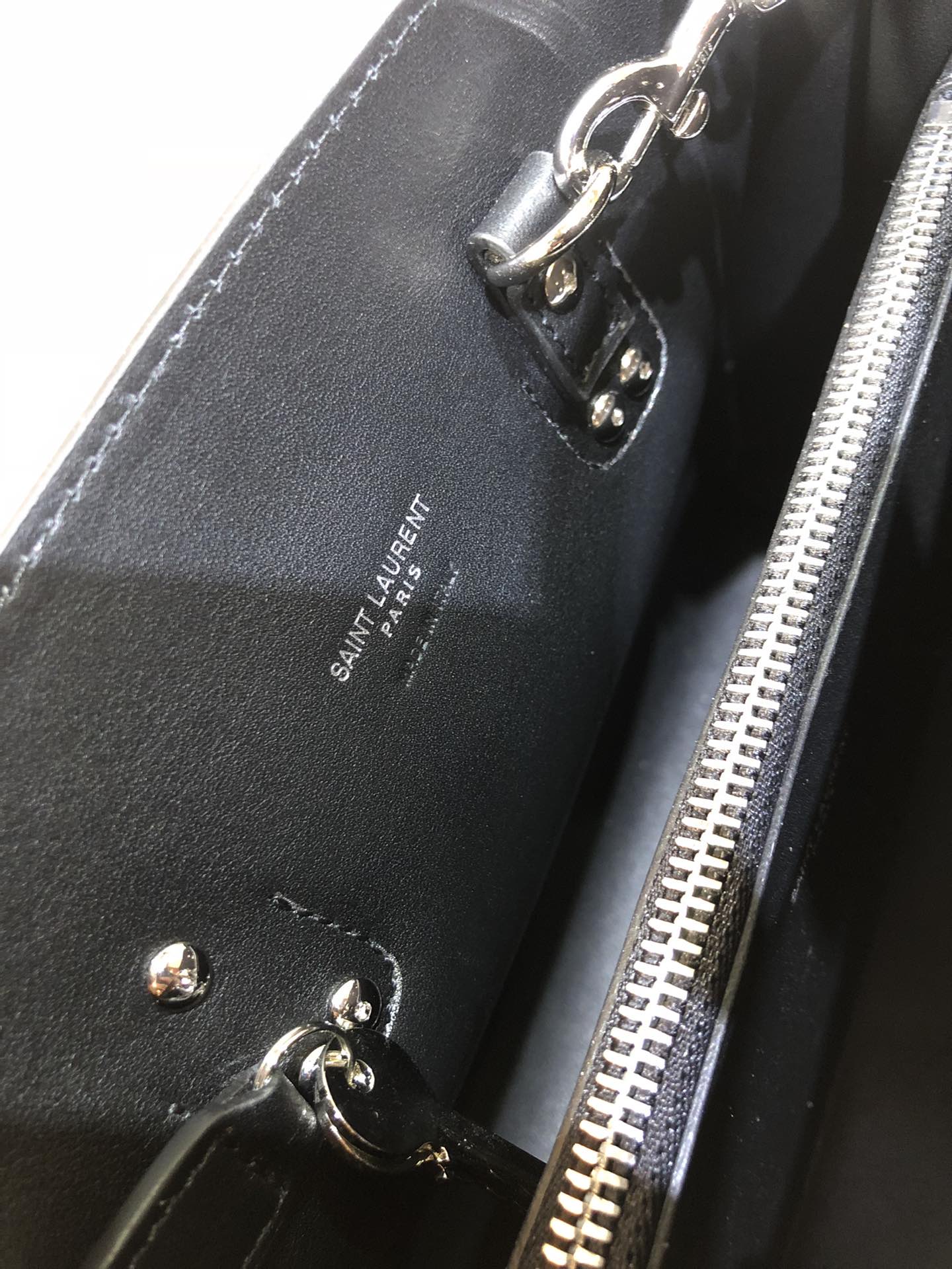 SAC DE 26 HANDBAG BLACK CALFSKIN