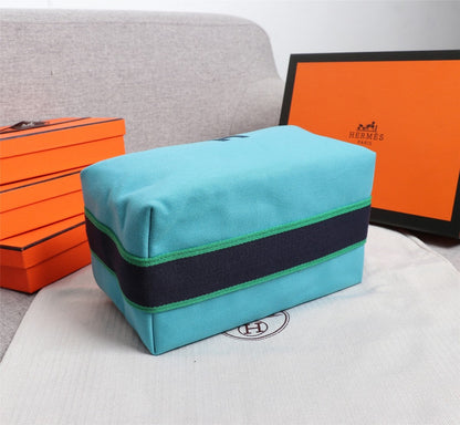 HM BRIDE-A-BRAC 25 SKY CANVAS