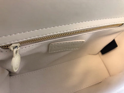 MEDIUM LADY 20 BAG IN WHITE CALFSKIN