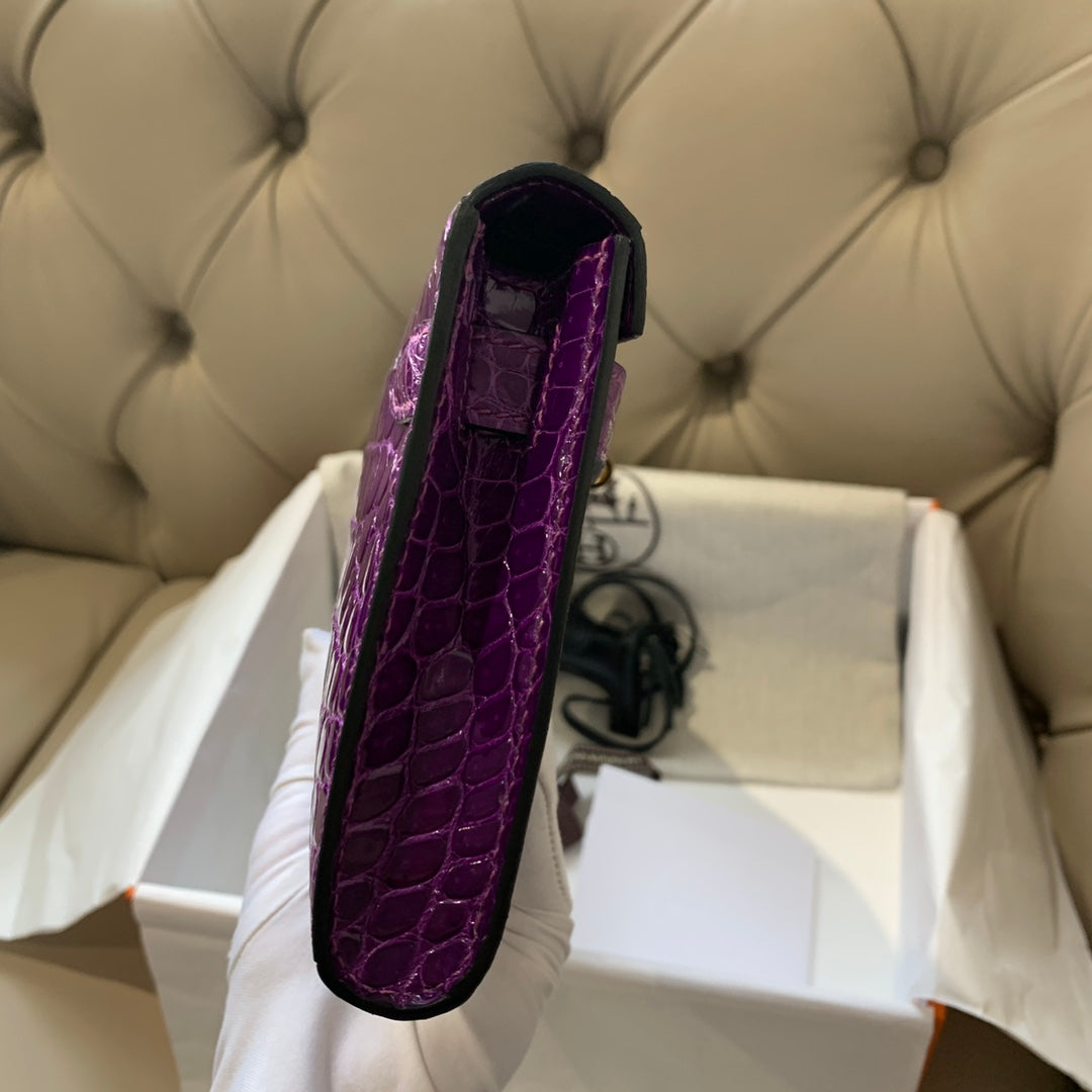 KELLY CUT 31 IN VIOLET PURPLE ALLIGATOR LEATHER WITH GOLD HARDWARE (MADE-TO-ODER)