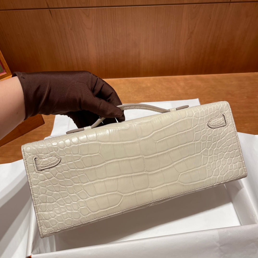 KELLY CUT 31 IN WHITE CREAM ALLIGATOR LEATHER WITH GOLD HARDWARE (MADE-TO-ODER)