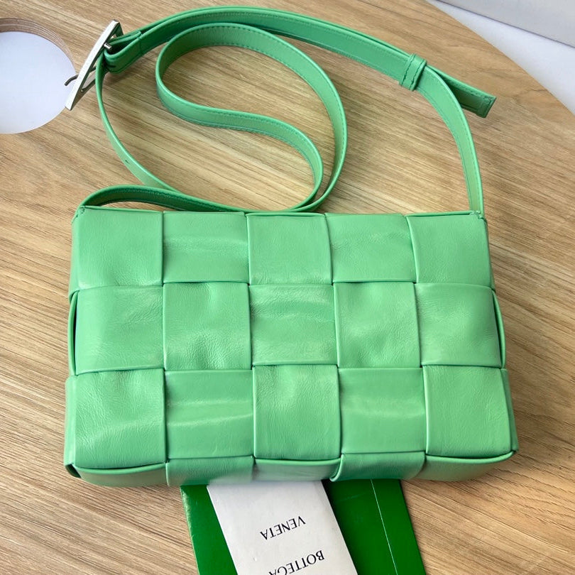 SMALL CASSETTE 23 IN LIGHT GREEN CALFSKIN