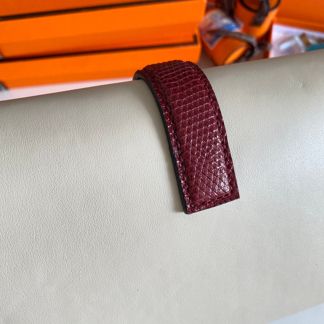JIGE ELAN 29 CLUTCH IN WHITE CALFSKIN WITH GARNET RED LIZARD SKIN (MADE-TO-ODER)
