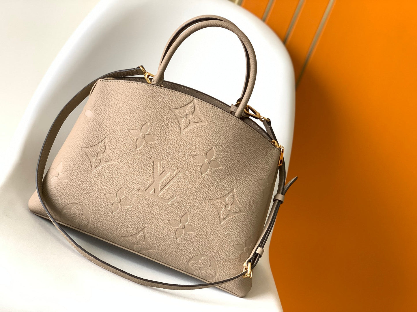 PETIT PALAIS PM MEDIUM SHOULDER BAG 29 IN BROWN EMBOSSED COWHIDE GOLD-TONE HARDWARE