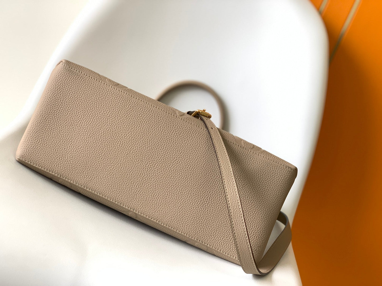 PETIT PALAIS PM MEDIUM SHOULDER BAG 29 IN BROWN EMBOSSED COWHIDE GOLD-TONE HARDWARE