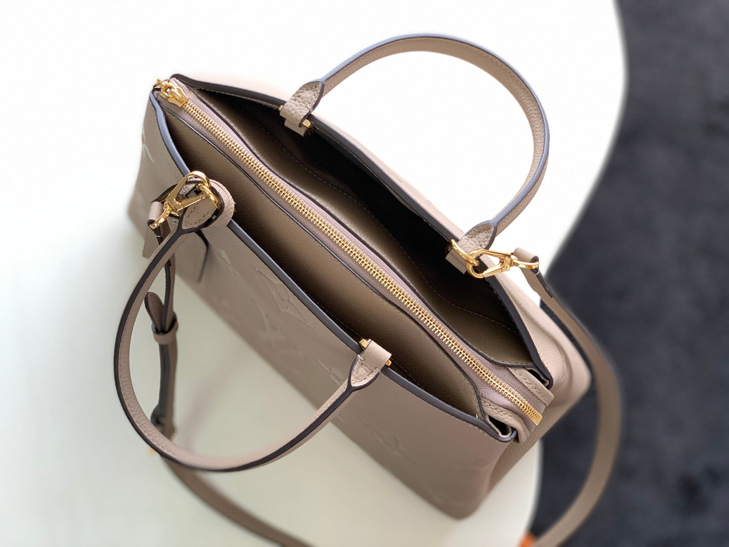 PETIT PALAIS PM LARGE SHOULDER BAG 34 IN BROWN EMBOSSED COWHIDE GOLD-TONE HARDWARE