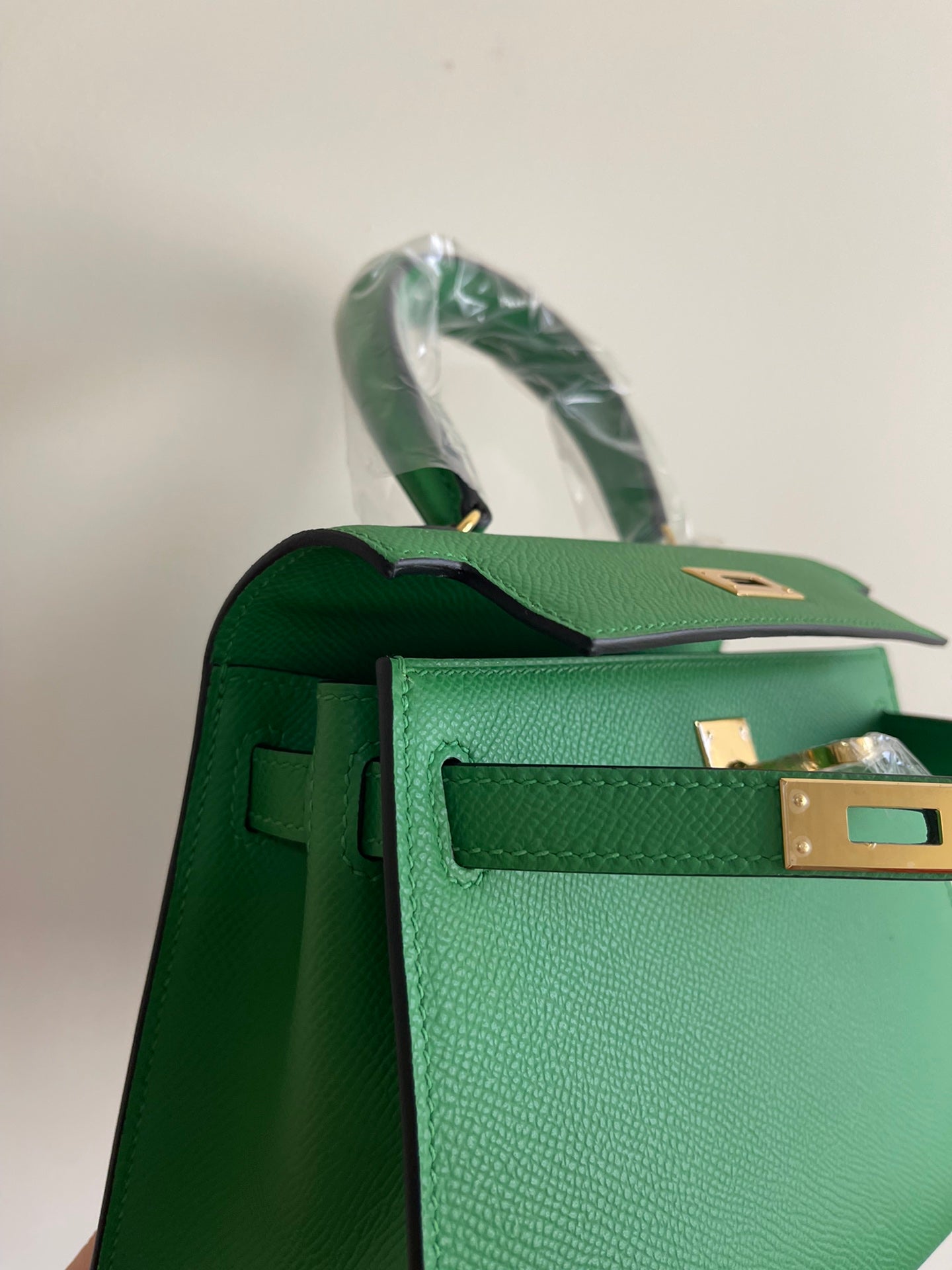 KELLY MINI 20 BAG IN EMERALD GREEN CALFSKIN WITH GOLD HARDWARE (MADE-TO-ODER)