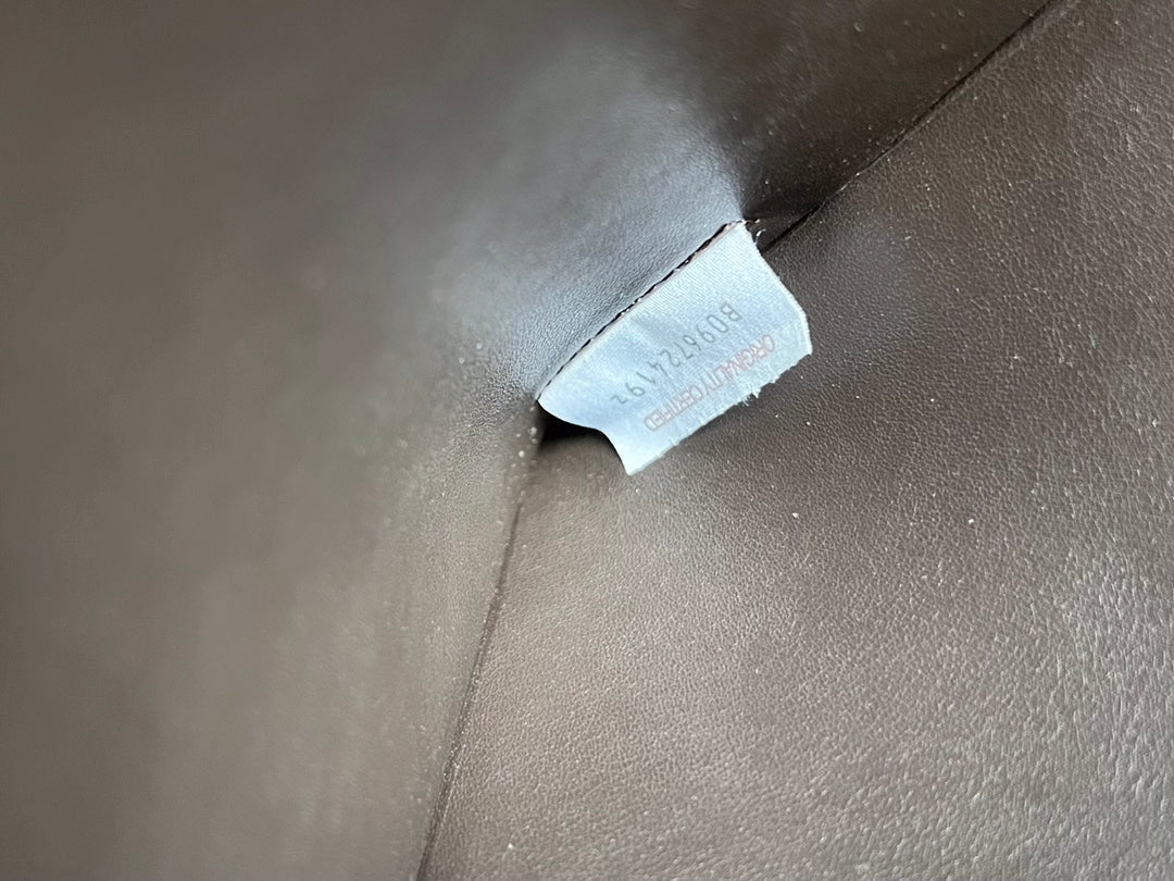 LARGE CASSETTE POUCH 35 IN BLACK CALFSKIN