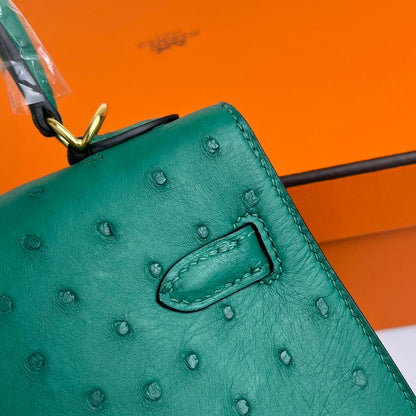 KELLY BAG 20 IN TEAL GREEN OSTRICH LEATHER WITH GOLD HARDWARE (MADE-TO-ODER)