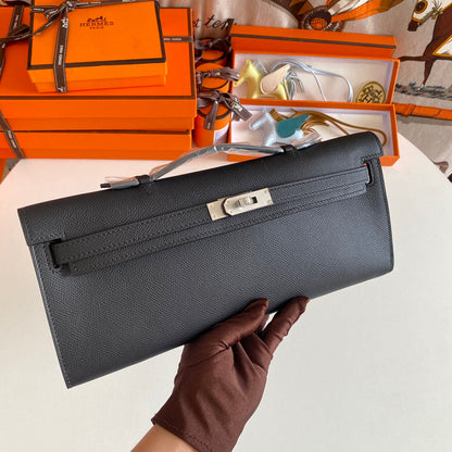 KELLY CUT 31 IN BLACK CALFSKIN WITH SILVER HARDWARE