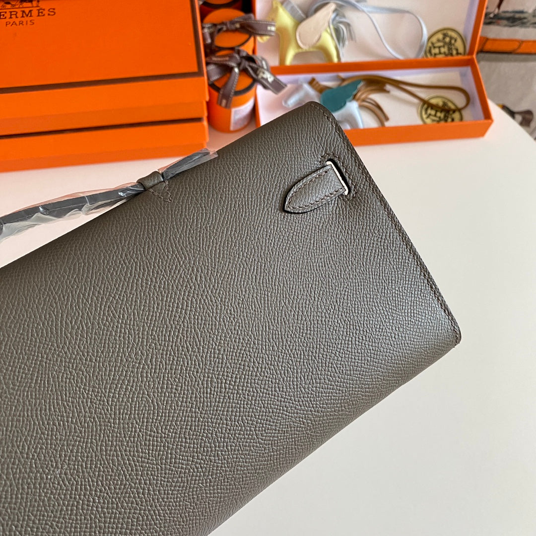 KELLY CUT 31 IN WOOD BROWN CALFSKIN WITH SILVER HARDWARE