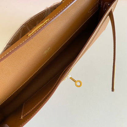 KELLY CUT 31 IN BRONZE BROWN CALFSKIN WITH GOLD HARDWARE
