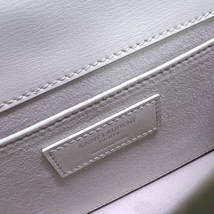 SUNSET MEDIUM 22 IN WHITE CALFSKIN SILVER HARDWARE