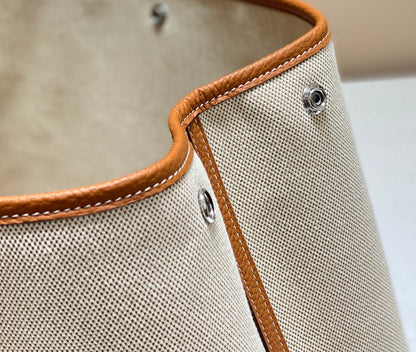 GARDEN PARTY 36CM IN WHITE TOILETS COTTON CANVAS AND BROWN CALFSKIN