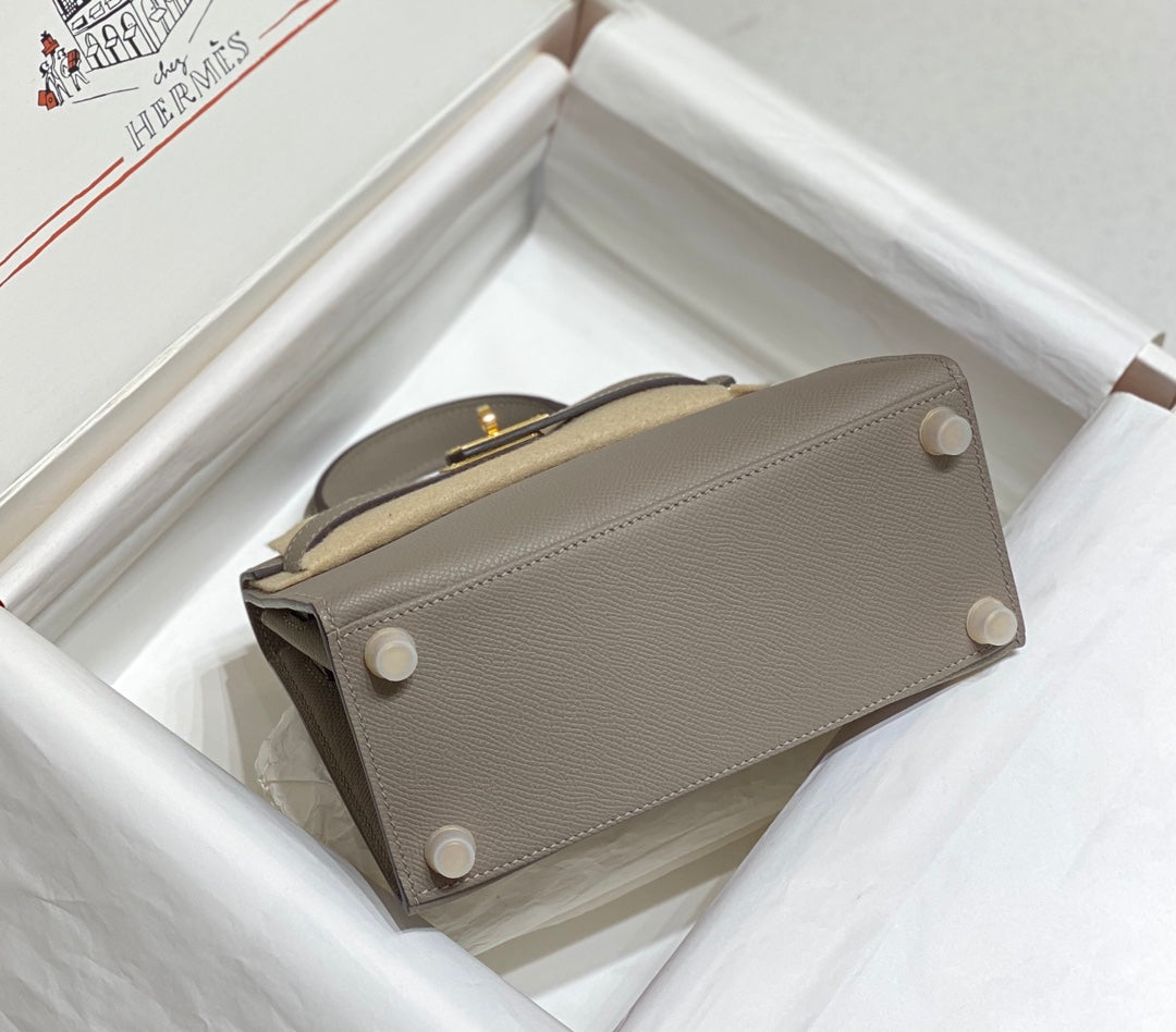 KELLY MINI 20 BAG IN LIGHT BROWN CALFSKIN WITH GOLD HARDWARE (MADE-TO-ODER)