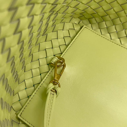 LARGE CABAT 51 IN PASTEL YELLOW LAMBSKIN