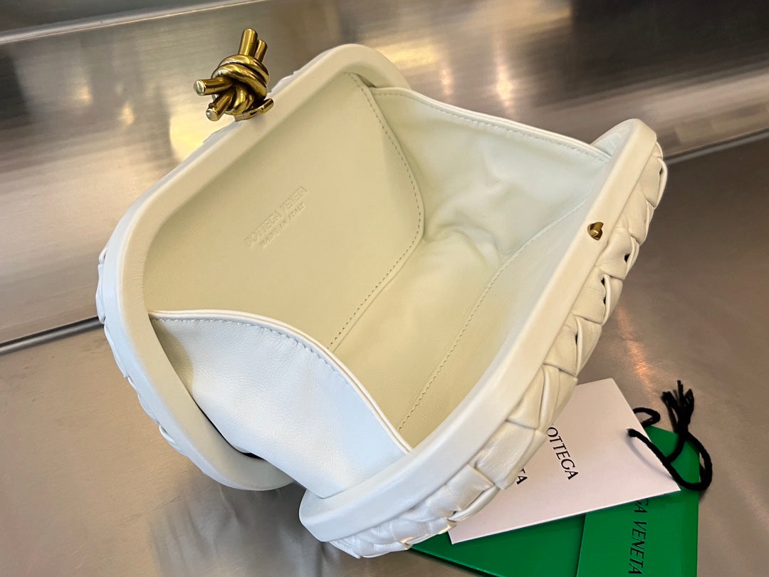 KNOT 19 IN WHITE LAMBSKIN