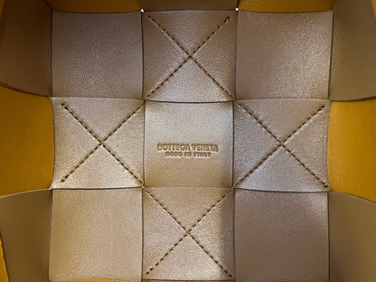 SMALL CASSETTE BUCKET 18 IN BROWN MIX ORANGE CALFSKIN