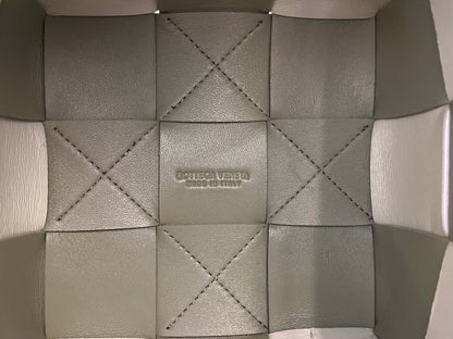 SMALL CASSETTE BUCKET 18 IN XANADU MIX WHITE CALFSKIN