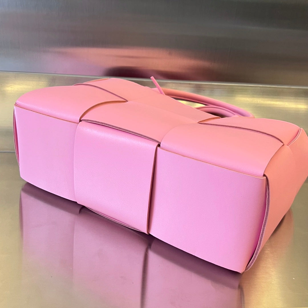 SMALL ARCO TOTE 30 IN WEWAK PINK LAMBSKIN