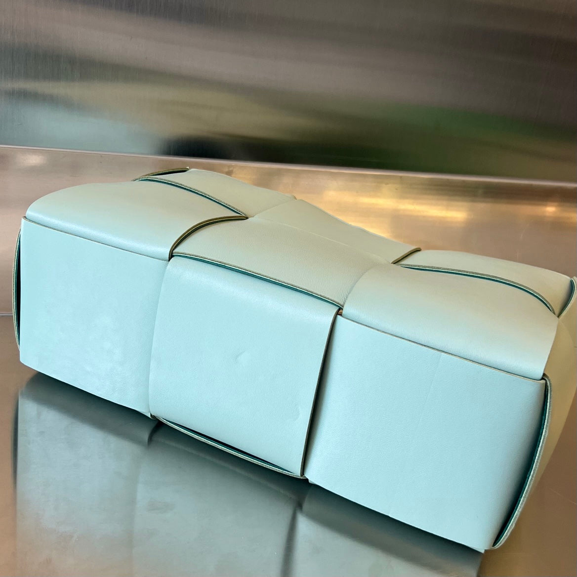 SMALL ARCO TOTE 30 IN MORNING GLORY LAMBSKIN