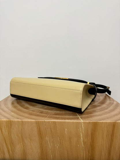 MANHATTAN 29 TOP-HANDLE IN SMOOTH BLACK BEIGE CALFSKIN