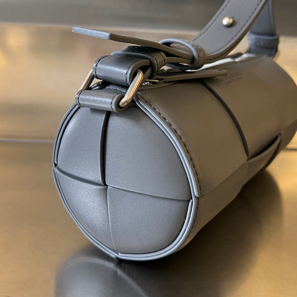 SMALL CYLINDER CASSETTE 21 IN LAVA GRAY CALFSKIN