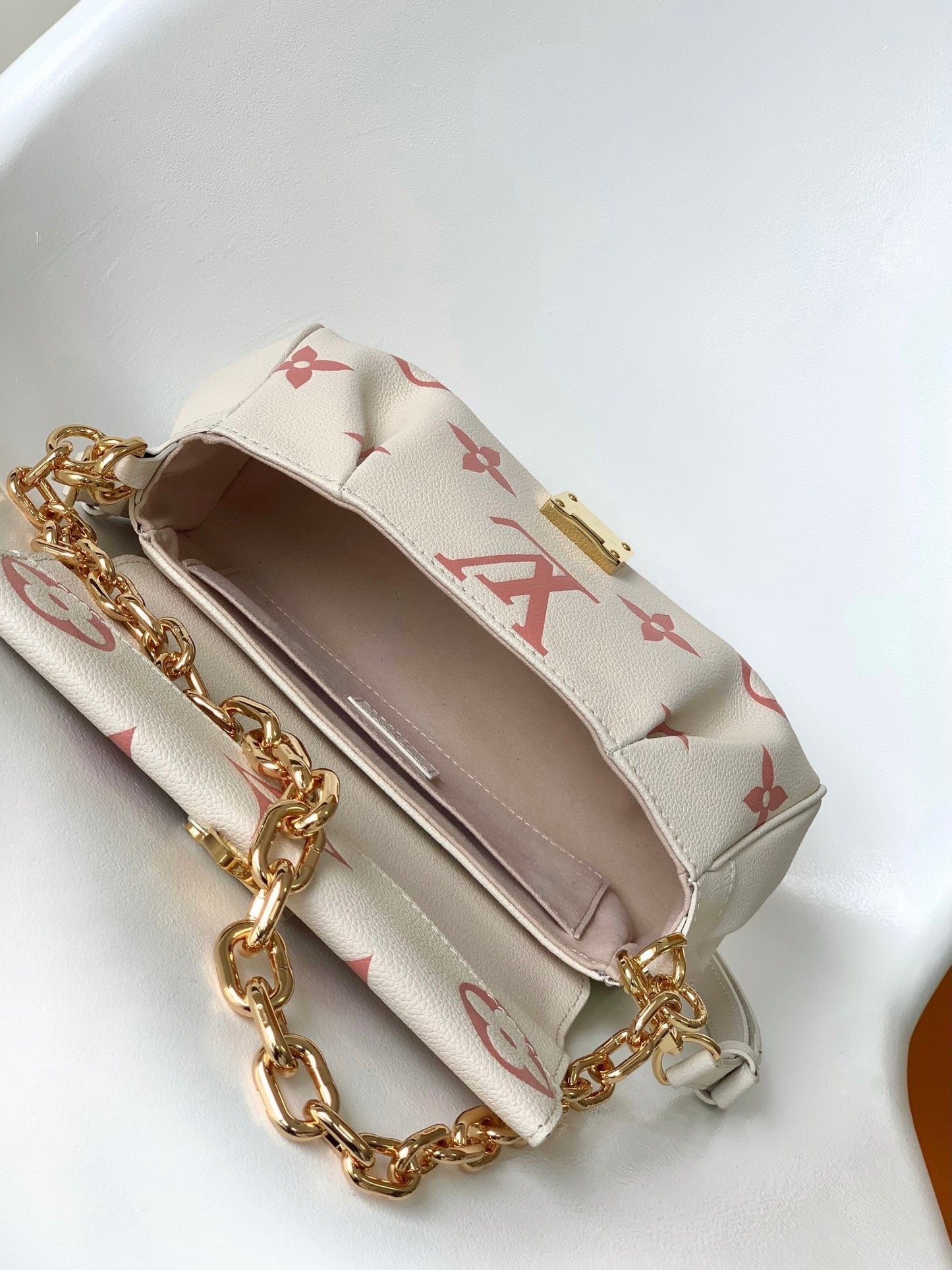 FAVORITE BAG 24 IN BEIGE MIX PINK MONOGRAM SOFT GRAINED COWHIDE