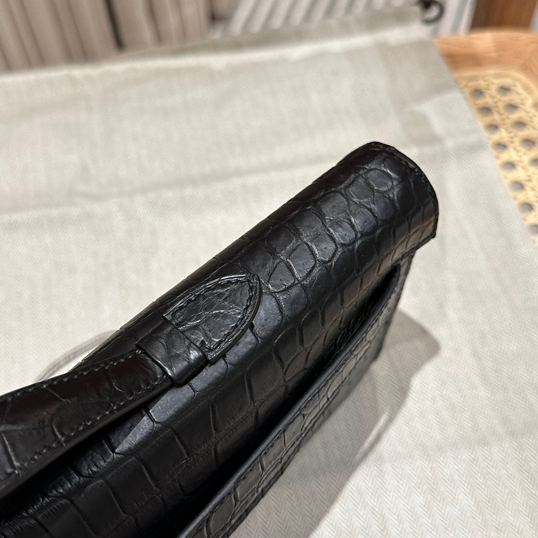 KELLY CUT 31 IN BLACK SHINY ALLIGATOR LEATHER WITH SILVER HARDWARE (MADE-TO-ODER)