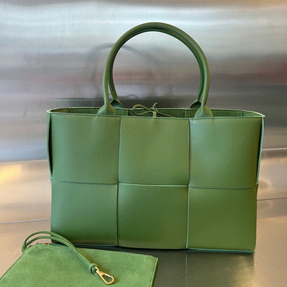 ARCO TOTE 36 IN GLADE GREEN CALFSKIN
