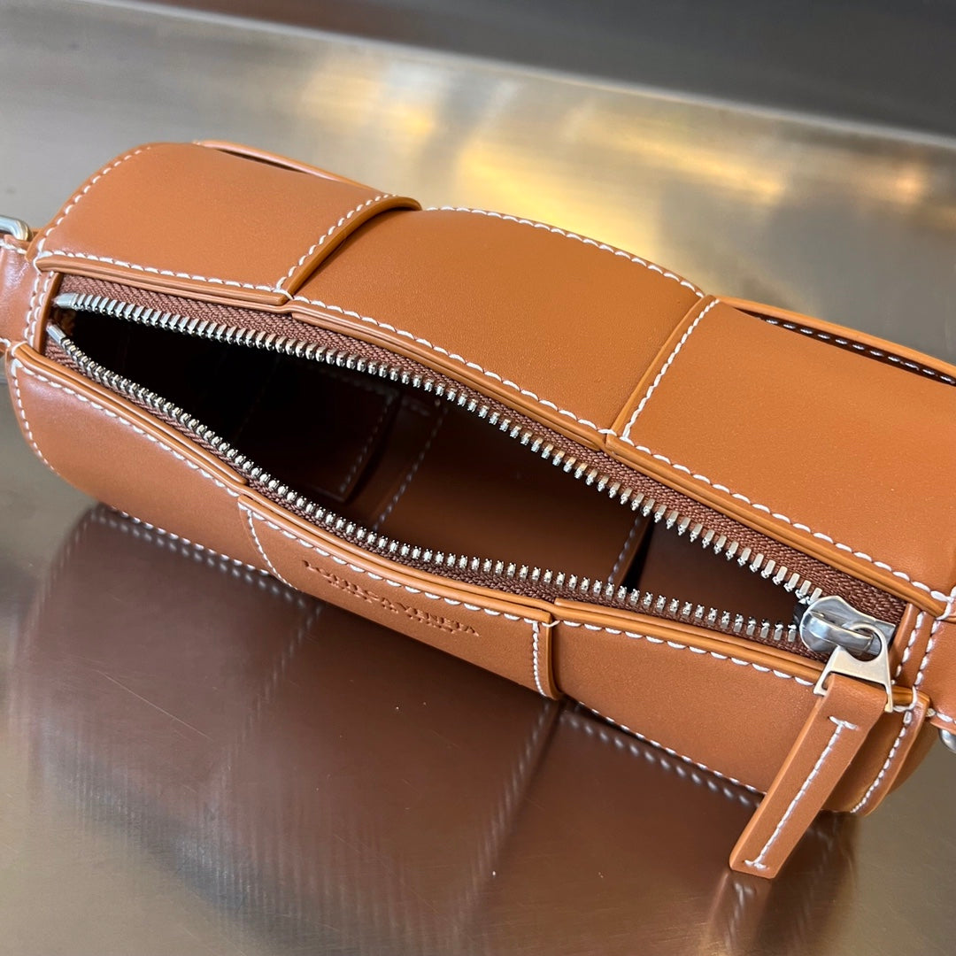 SMALL CYLINDER CASSETTE 21 IN RAW SIENNA CALFSKIN