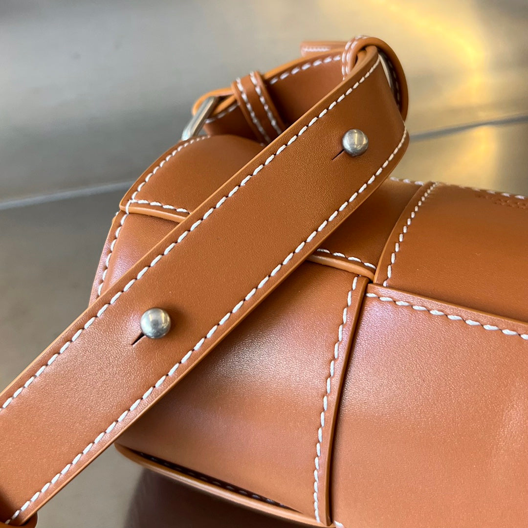 SMALL CYLINDER CASSETTE 21 IN RAW SIENNA CALFSKIN