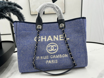 CC DEAUVILLE LARGE 38 TOTE BAG IN VIOLET PURPLE CANVAS WITH WHITE LOGO