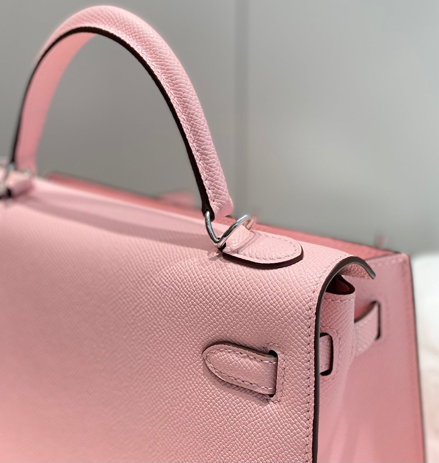 KELLY 25CM IN ROSE SAKURA SWIFT CALFSKIN SILVER HARDWARE