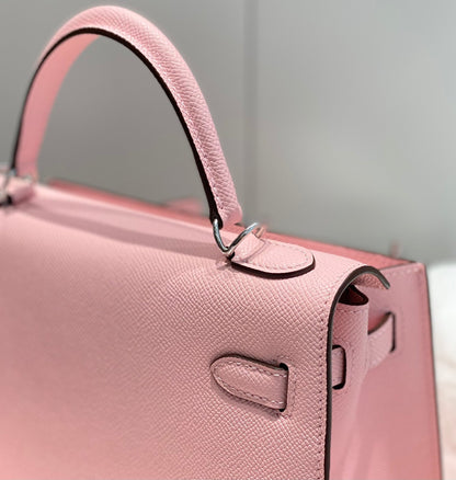 KELLY 25CM IN ROSE SAKURA SWIFT CALFSKIN SILVER HARDWARE