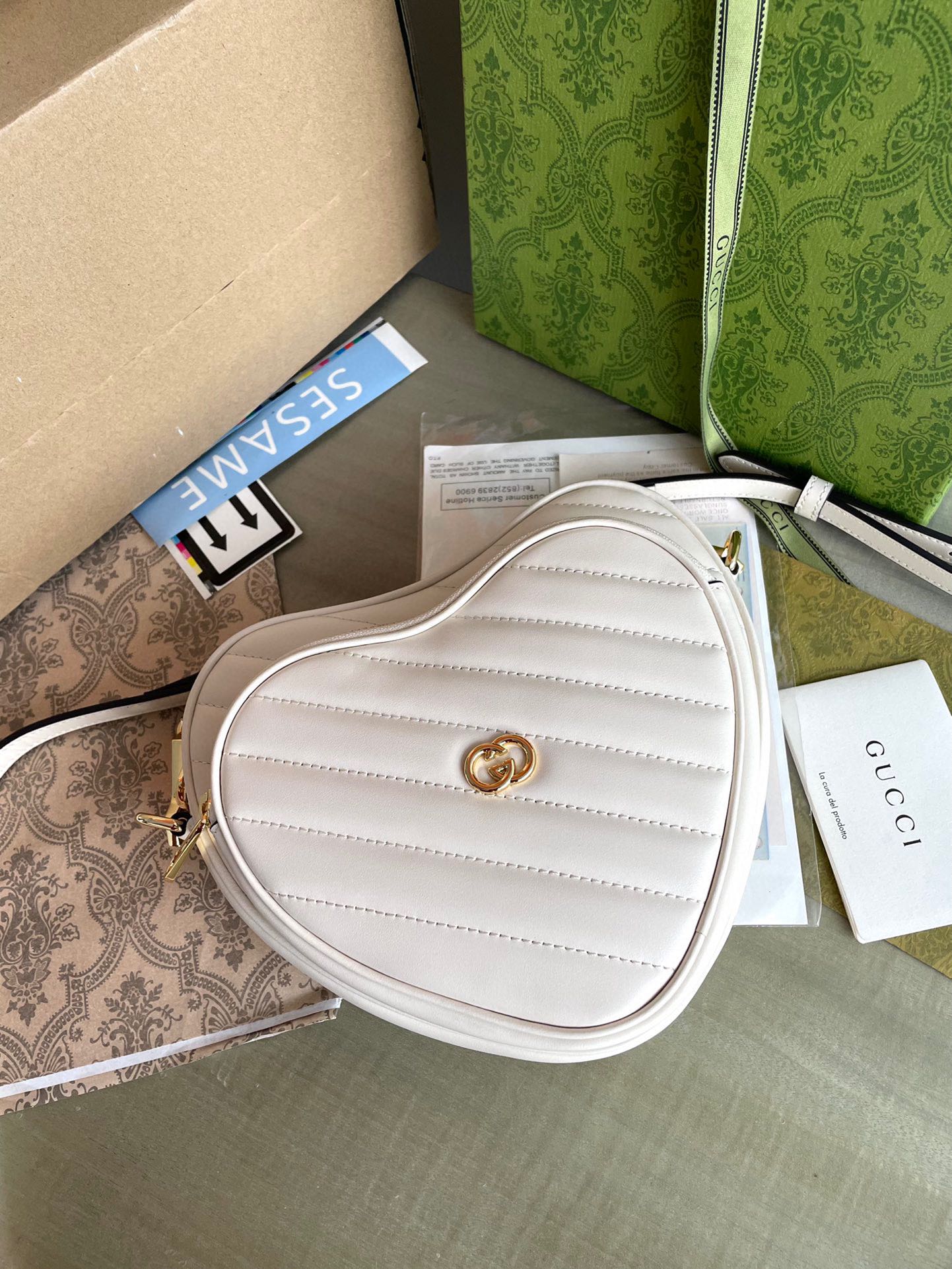 MARMONT HEART BAG 20 IN WHITE CALFSKIN GOLD HARDWARE