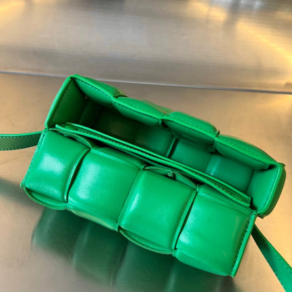 MINI CASSETTE 18 IN LIGHT GREEN LAMBSKIN