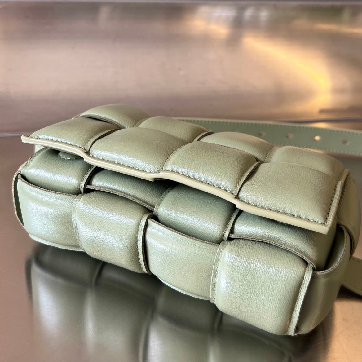 MINI CASSETTE 18 IN WHITE CREAM LAMBSKIN